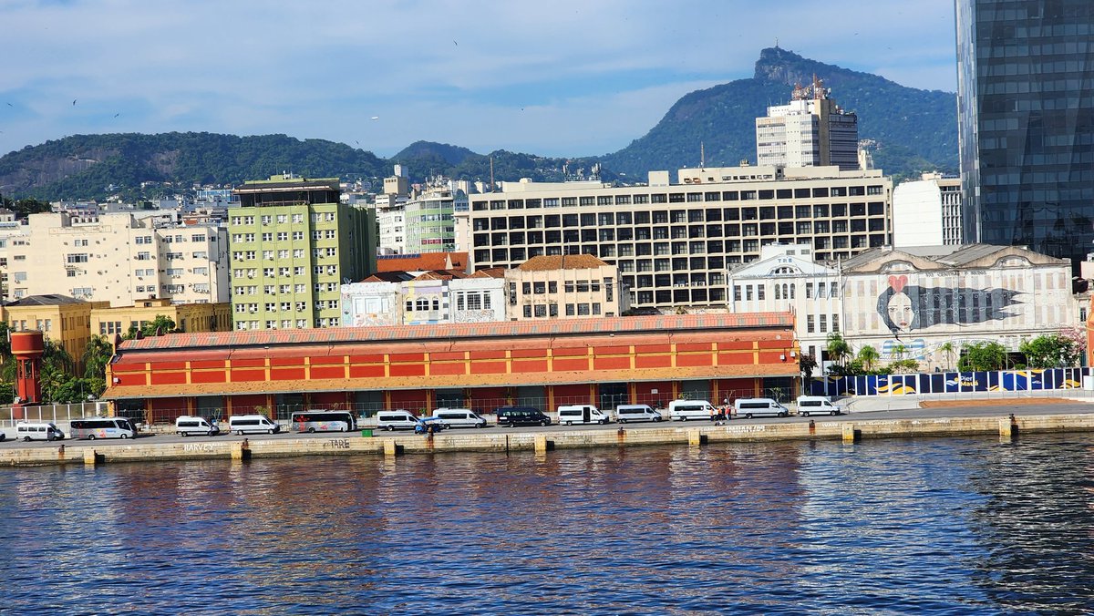crucerofun's tweet photo. #CostaFortuna arribó a su primer parada #RiodeJaneiro Terminal Pier Maua #modofun #modocrucero #BelieveYourEyes @costacruzeiros @costacrociere @Costa_Press @costacrucerosAR @Off_Valpo @DragonTauro @francescalatana @PierMaua https://t.co/d23FprC2bn