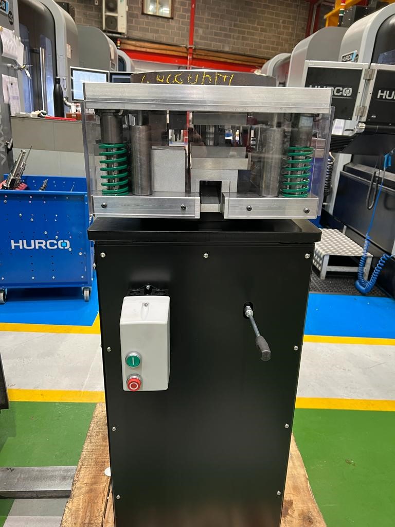 AandMEDM's tweet image. Hydraulic #presstool precision. Our #toolmakers made all the moving parts including the #Dieset to do 9 operations for shopfitting aluminium extrusions. 
#Toolmaking #precisionassembly #jigs #fixtures #gbmfg #ukmfg