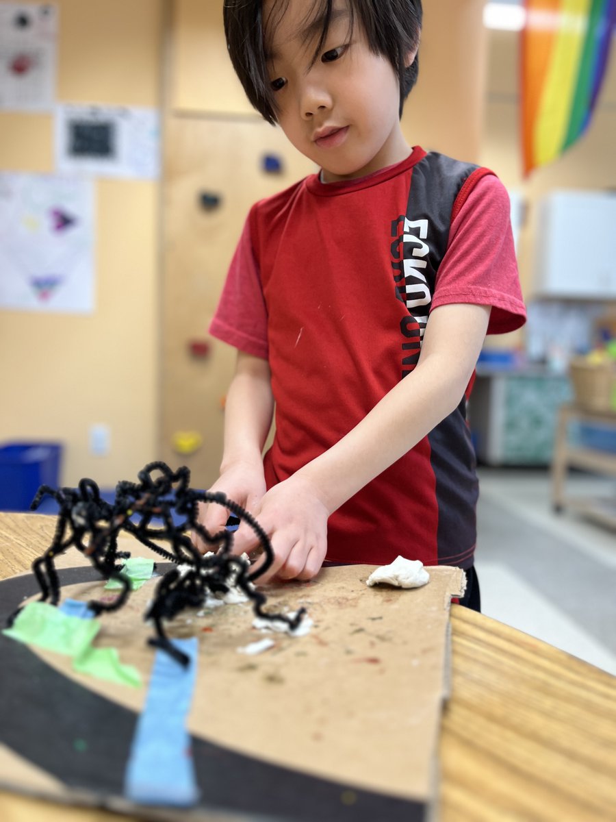 CFStweets's tweet image. Students in PreK-K are showing the head of school, David Tierney, their building inspired by Zaha Hadid. She's just one of many "People of Inspiration" students have learned about this year. 
#CFSPreKK #projectbasedlearning #quakereducation #peopleofinsperation #ZahaHadid