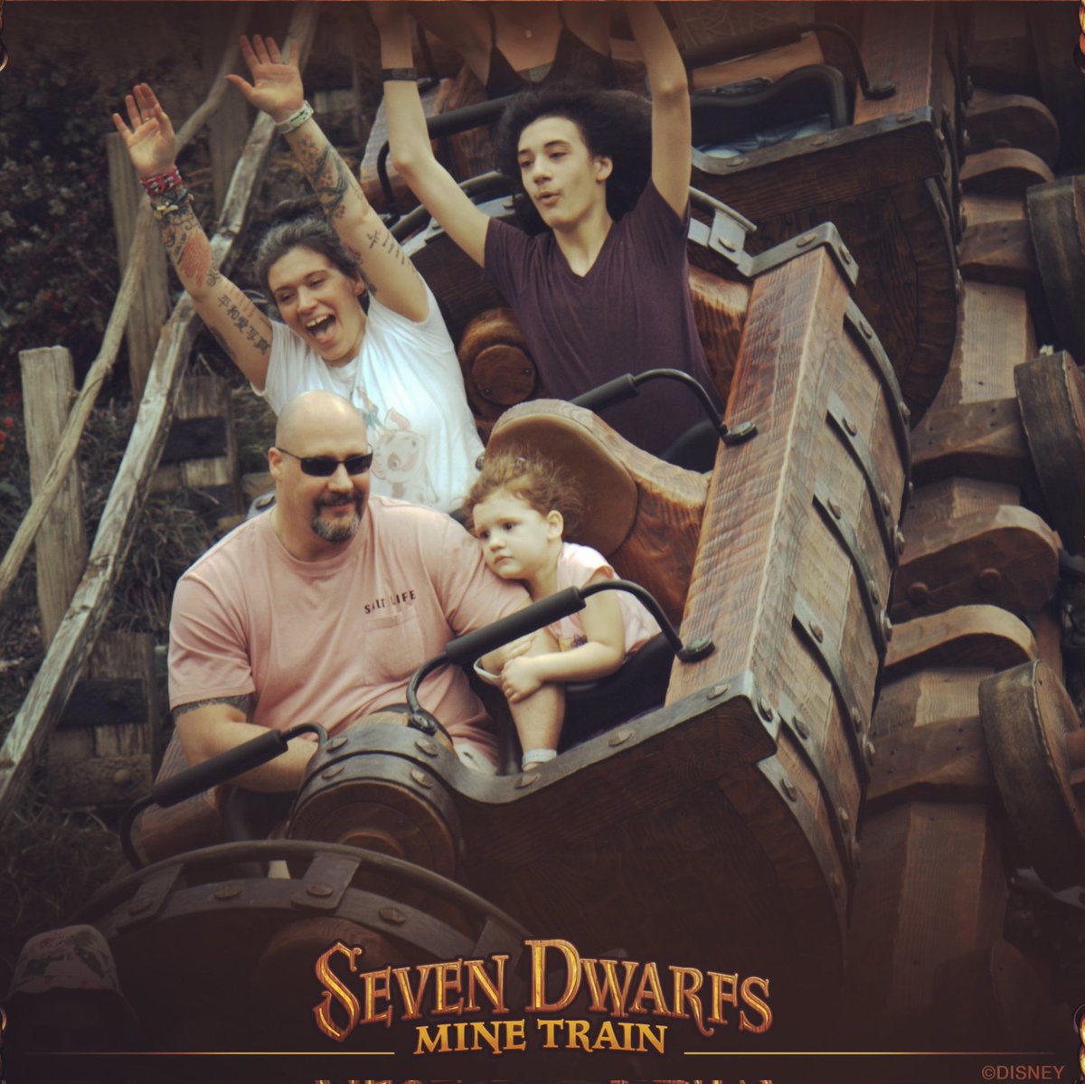 ShootingDommi's tweet photo. It was at that moment she knew she had messed up!
#disneyfamily #DisneyWorld50 #Disney100 https://t.co/Wy9XNSRury