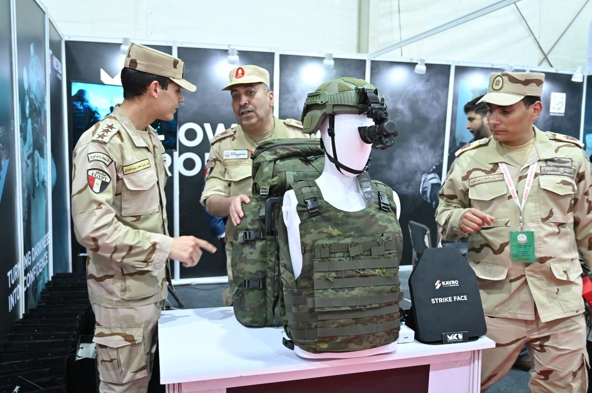 PRODefPune's tweet image. On the sidelines of #AFINDEX exercise an Equipment Display was organized in which 75 indigenous products from 32 industries manufactured under &apos;Make in India’ were showcased.
Gen Manoj Pande, #COAS and Mr. B. N.  Kalyani CMD,  BharatForge inaugurated this exhibition.