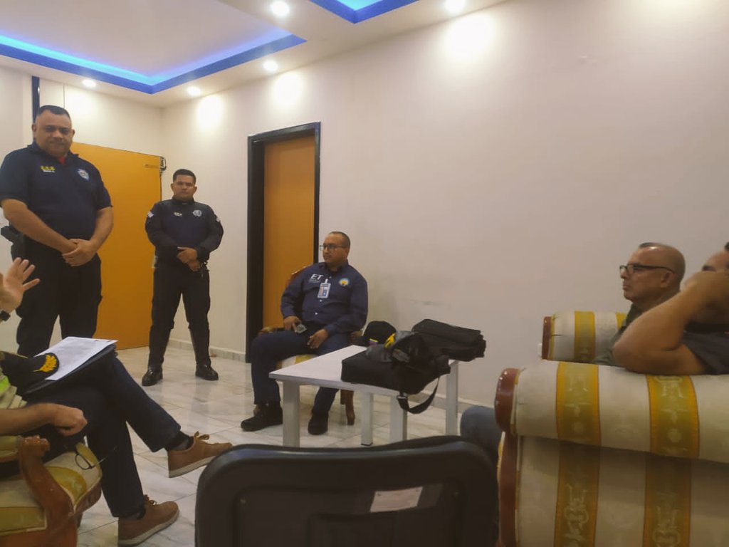 BTT_Carabobo's tweet image. #28Mar el Personal de @BTT_Carabobo @Invest_vzlaofic y @TransporteGobVe #Carabobo estuvimos reunidos con el Comandante del Servicio de Tránsito @PNBVzla #Carabobo conversando diversos puntos sobre el venidero Operativo de Semana Santa 2023
@MijpVzla @oficial_intt @SGGCarabobo