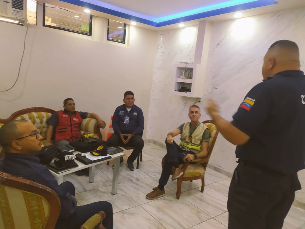 BTT_Carabobo's tweet image. #28Mar el Personal de @BTT_Carabobo @Invest_vzlaofic y @TransporteGobVe #Carabobo estuvimos reunidos con el Comandante del Servicio de Tránsito @PNBVzla #Carabobo conversando diversos puntos sobre el venidero Operativo de Semana Santa 2023
@MijpVzla @oficial_intt @SGGCarabobo