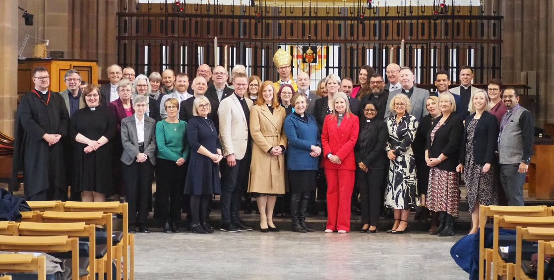 EmmanuelTheoCol's tweet photo. It was a delight to celebrate the achievements of Emmanuel students at our recent College graduation! Huge thanks to @mikehigton for preaching and reminding us that, as disciples of Christ, we all have a part to play in God's purposes #ChristCentred #HopeFilled #MissionOrientated https://t.co/gkP3g3BTRO