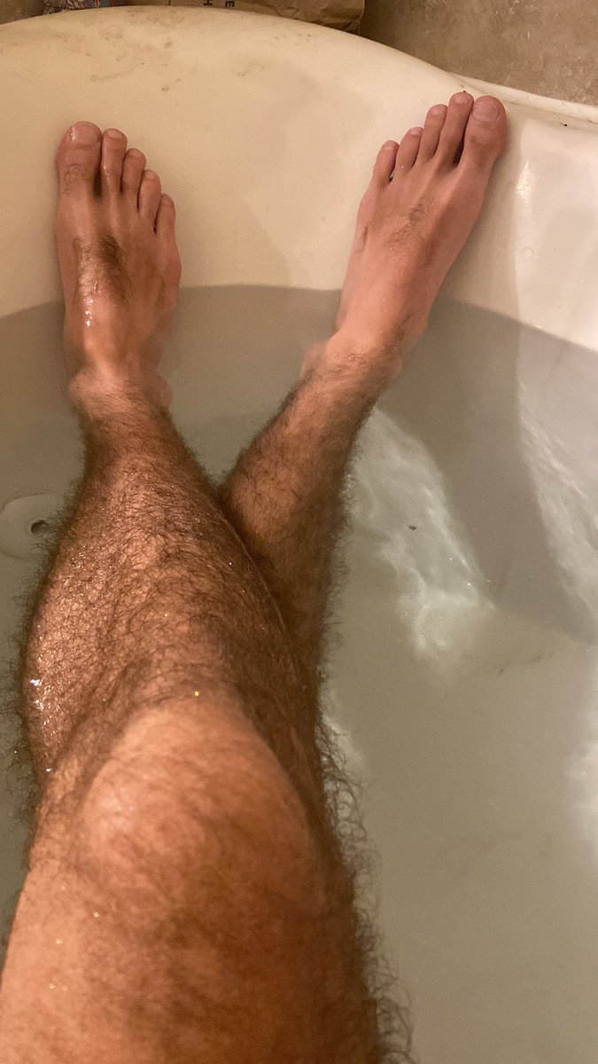 theelliotfinn's tweet photo. Who loves my hairy legs? ❤️ click that like bottom https://t.co/EcHOwatQHJ