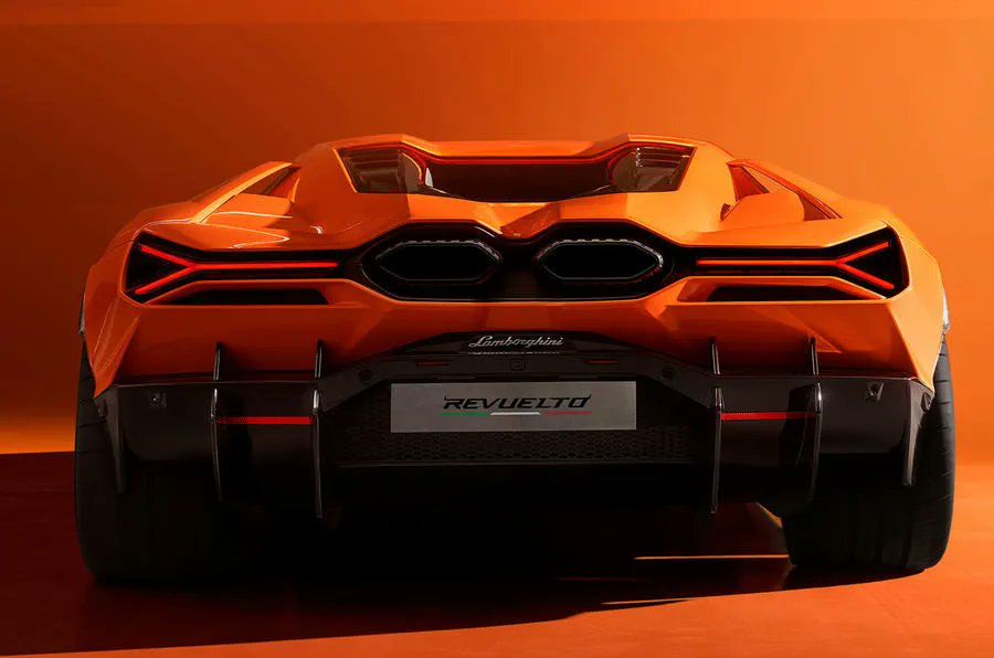 autocar's tweet image. REVEALED: Here it is, the successor to the Lamborghini Aventador - the Revuelto
🔥 1000bhp 6.5-litre hybrid-assisted V12 
🔥 2.5sec to 62mph
🔥 Three electric motors
🔥 9250rpm redline