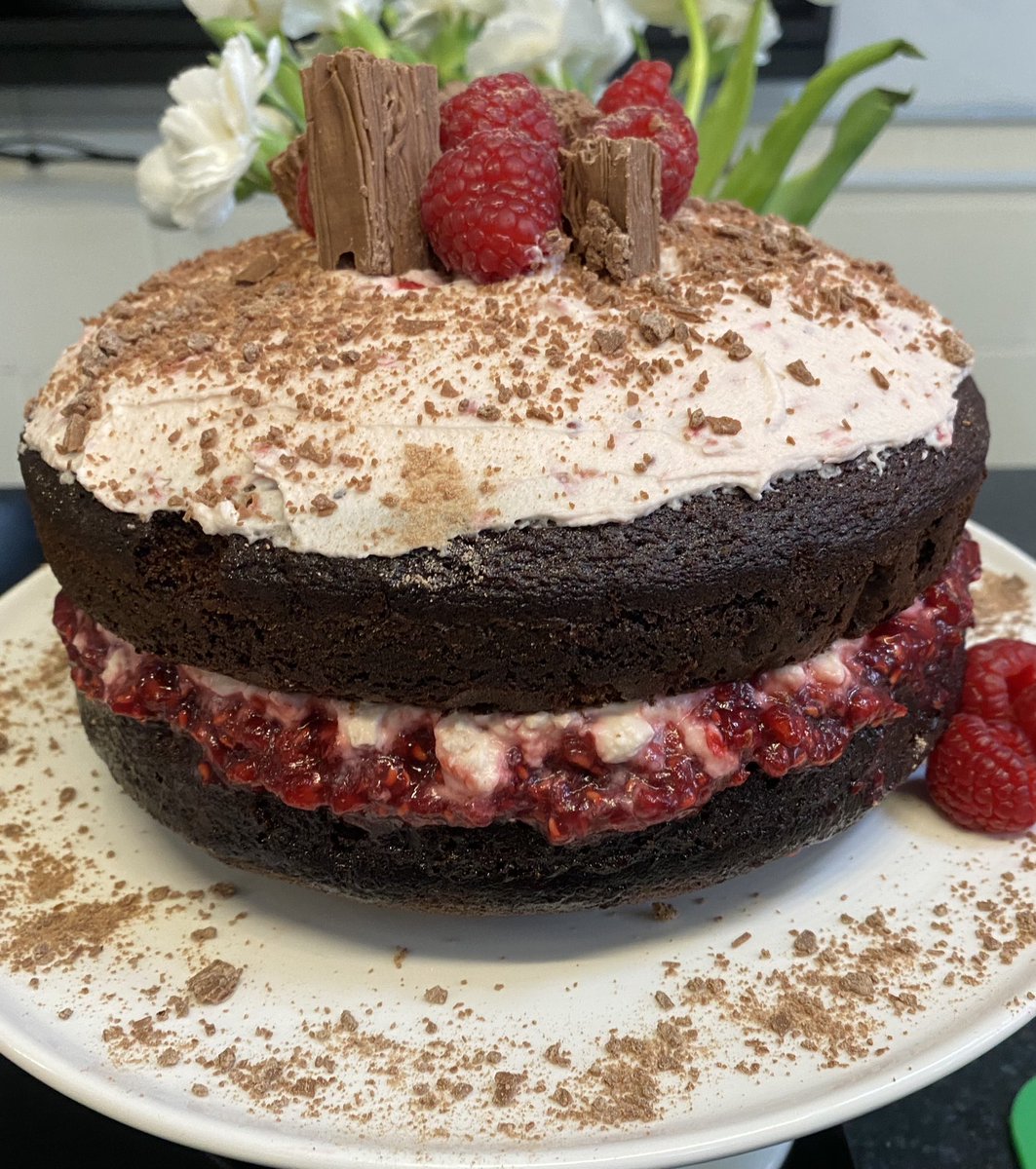 GosfieldSchool's tweet photo. The Gosfield School Bake Off was a huge success! ππ
The cakes that were presented were truly amazing and a testament to the dedication, hard work and precision of each and every participant. π°π§
#GosfieldSchool #BakeOff #TalentedBakers #AmazingCakes #ISA π https://t.co/kVqsLqTTpm