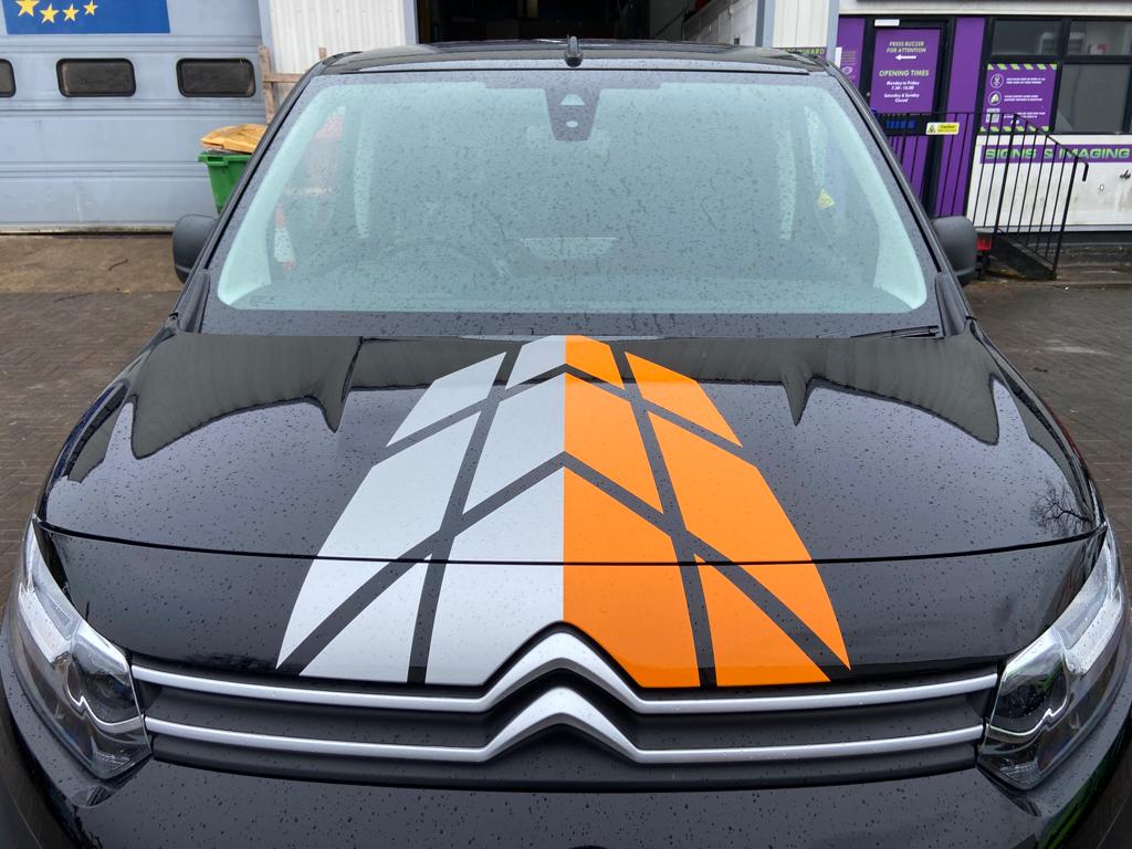 Signsandimaging's tweet photo. Another van wrapped up for the guys at Platinum 3Sixty.
Printed onto reflective for them to be seen easily when they work nights.

If you need road marking carried out these are the guys to call !!!

#reflectivesigns #fleetgraphics #vansignage #roadmarking #platinum3sixty https://t.co/5hpfp9iZUR