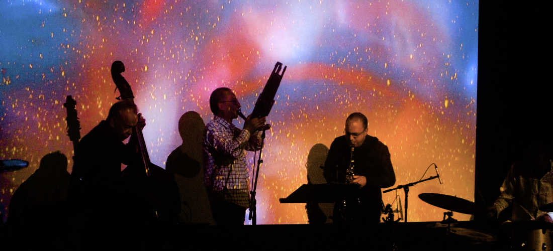 VJsMag's tweet image. Check out @jean_poole_art, the Melbourne-based #videoartist specializing in real-time #video manipulation! From #festivals to #theatre shows, he's projected his videos onto unique surfaces, like dinosaur skeletons and car wrecks in the Australian desert. #videoart #Melbourne