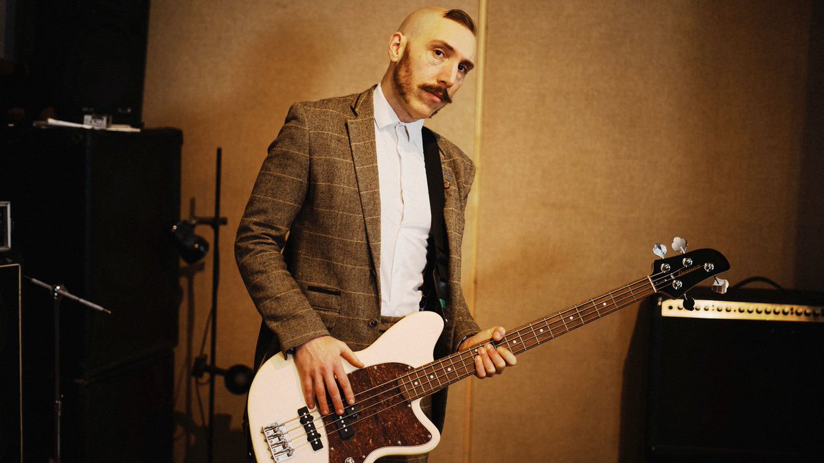 .<a href="/jamielenman/">Jamie Lenman</a> announces Iknowyouknowiknow EP, releases new single. kerrang.com/jamie-lenman-a…