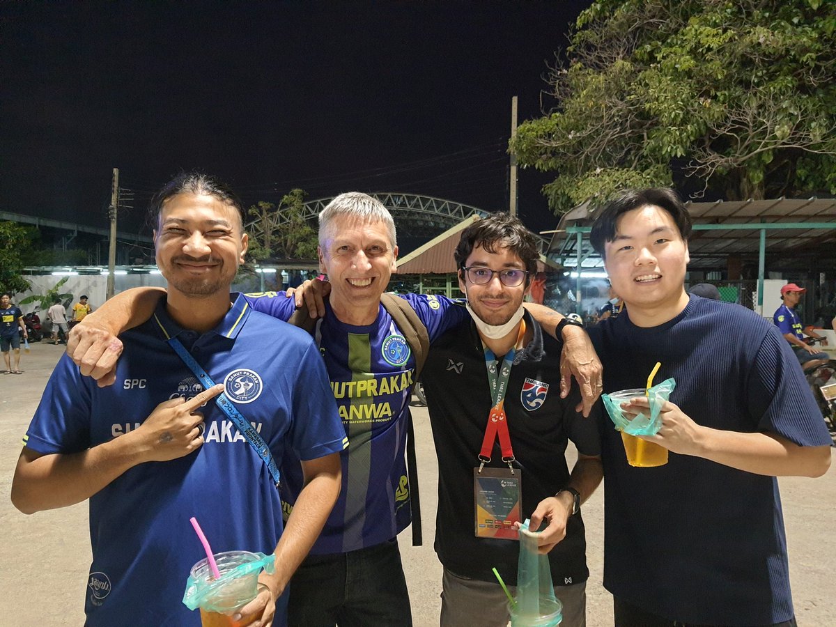Wow! Not often you get to meet three Thai football legends on the same night.
Thanks for coming lads!
@tactictimes @ta_lao19 @GianChansricha1 @TL_Central