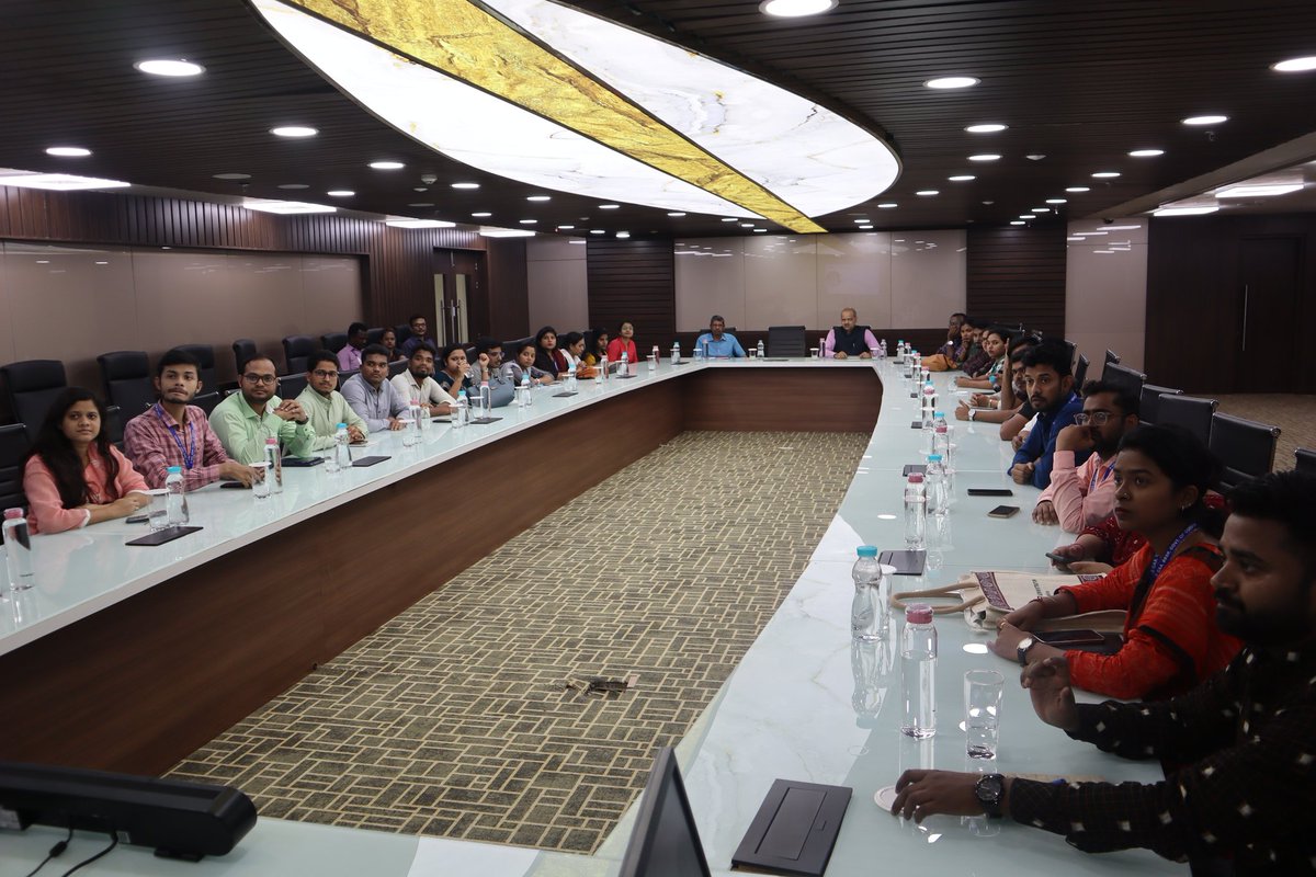 AlkaMisra_OSDA's tweet photo. A team of 32 young OAS officers visited WSC for an exposure visit. 

Their enthusiasm towards skilling and their appreciation for @WorldSkillCentr clearly indicates that the Skilled-in-Odisha mission is in the right direction. https://t.co/Sw3kOQsvEn