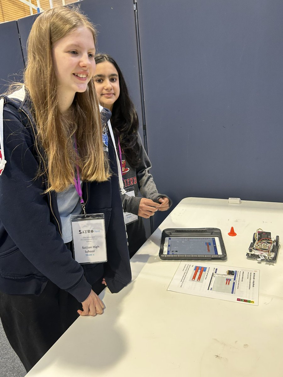 SHSChemistry1's tweet photo. After lunch it is time to hit the company stands. Robots, satellites and highway as street lighting so far. @SuttonHighSTEM @SuttonHighGirls @GDST #GirlsInSTEM #STEM #STEMeducation #satro @SurreySatro #satrofest https://t.co/ZzH5TvhLS8