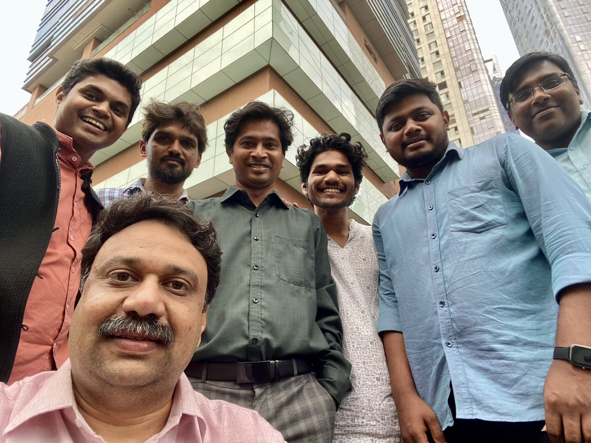 ashish_jadhao's tweet photo. लोकमत डिजिटल न्यूजने मार्च महिन्यात युट्यूबवर १०० मिलियनपेक्षा जास्त व्ह्यूजचा पल्ला ओलांडलाय. हे सर्व @rishidarda सरांच्या पाठबळामुळे शक्य झालं!🌿 
@Lokmat 
@superajnarayan 
@rahuljadhavaa
@akashvani_101
@SachinCJoshi3 @GuruLokmat @Ashvinmahajan_ 
@haritapuranik 
@ashish_jadhao https://t.co/f8pVrH1n1B