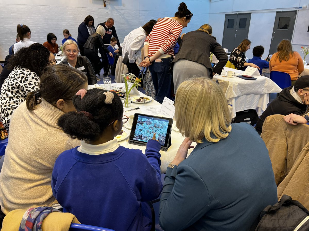 ShacklewellE8's tweet image. 😊 We have loved hosting international visitors from Norway and Poland this week 

📱Children and teachers showcased how we use technology in the classroom as part of #Bett2023 

#NWFed