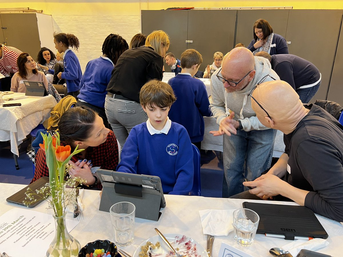 ShacklewellE8's tweet image. 😊 We have loved hosting international visitors from Norway and Poland this week 

📱Children and teachers showcased how we use technology in the classroom as part of #Bett2023 

#NWFed