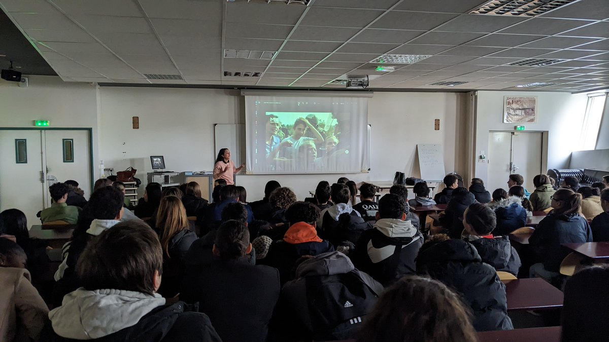 Lycée de l'Hautil tweet media