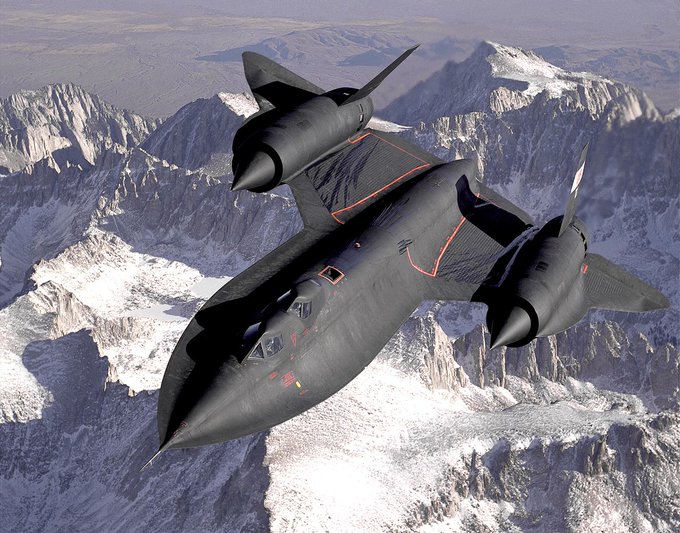 Rainmaker1973's tweet image. The SR-71 Blackbird was so fast that, if attacked by surface-to-air missiles, it simply flew higher, faster, and in a slightly different direction to outrun them. 

This story from 1986&apos;s Libya crisis, confirms: buff.ly/3keq4o1