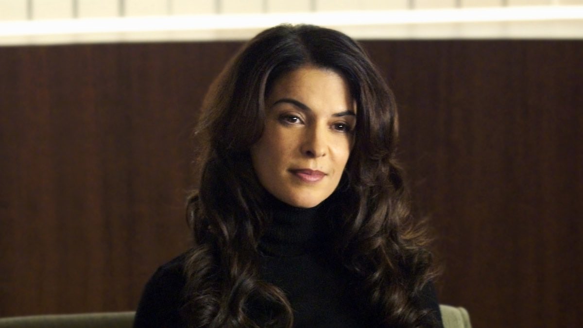 Happy birthday to the great Annabella Sciorra. May your day be cinematic. 