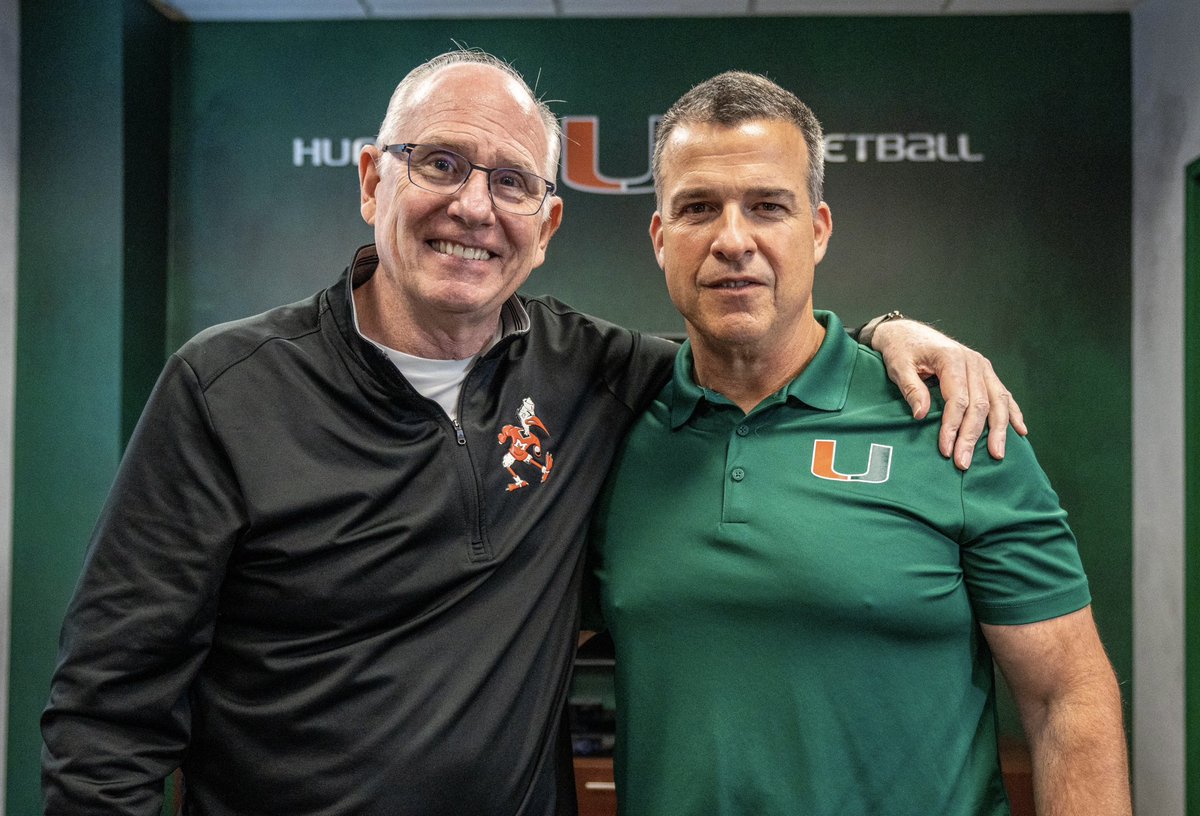 CanesHoops's tweet photo. Thanks for coming through, @coach_cristobal! 🙌 https://t.co/W5FZU6D8Lj