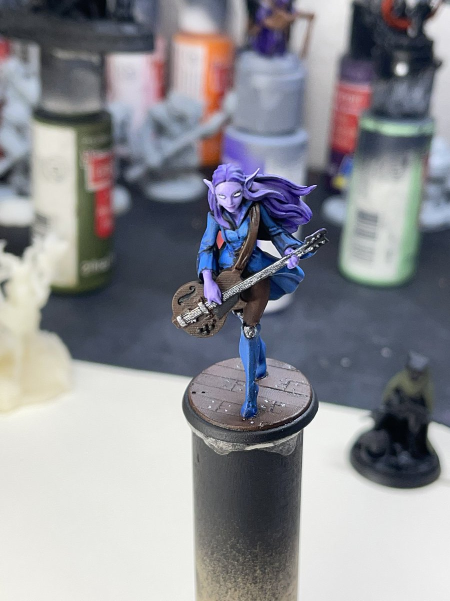 Probably one of my favorite miniatures I’ve painted. Working on improving my skin tones while painting figures for my dnd group! Model by <a href="/twingoddessmini/">TwinGoddessMinis</a> 
#miniaturepainting #DungeonsAndDragons