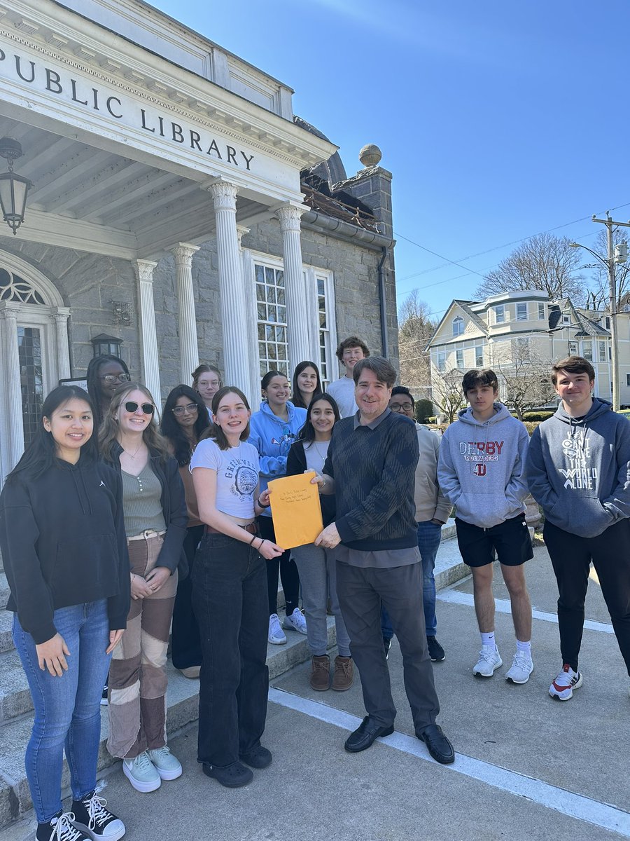 DreamBigDHS's tweet photo. National Honor Society students presented their service project donations to the @DerbyPublicLib @DerbyRedRaider @RedRaiderCT https://t.co/MZUflnetvM