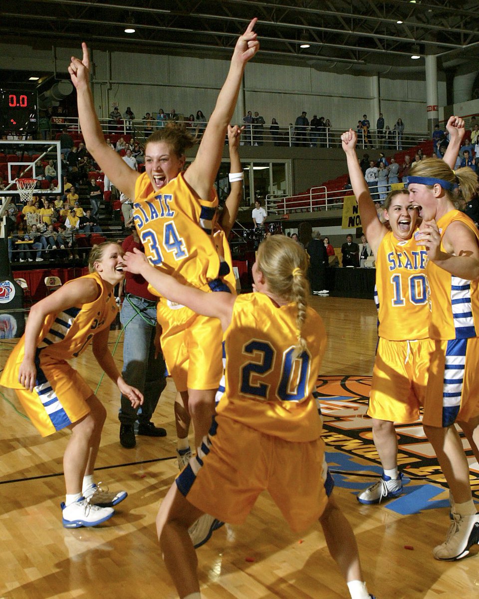 GoJacksWBB's tweet photo. OTD: South Dakota State won the 2003 NCAA DII National Championship 🏆 

#GoJacks 🐰 https://t.co/UvKOioxMzC