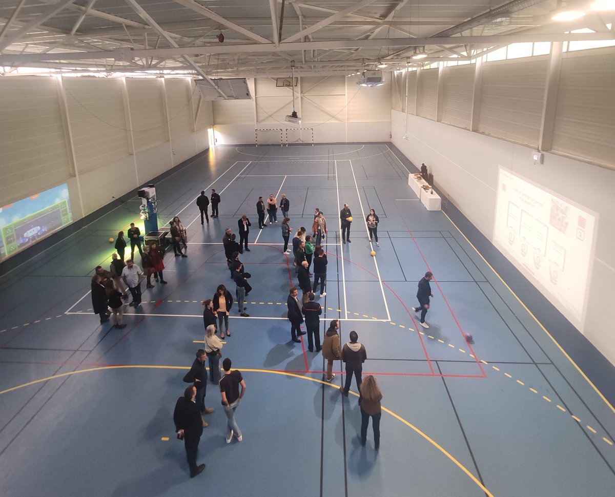 UnivSportSante's tweet photo. Afterwork de la technopole du Futuroscope organisé par le @departement86 au #QG habitudes de vie #SportSanté https://t.co/j0uGuCII7n