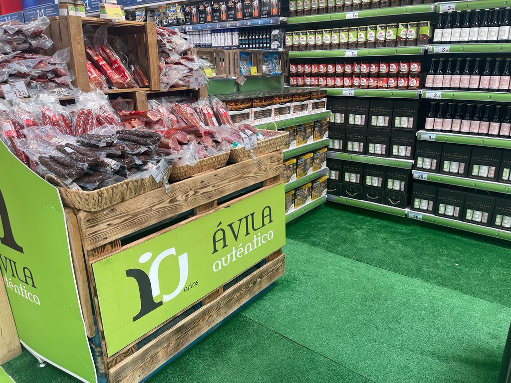 Avilaautentica1's tweet photo. ¿¡LO ESCUCHAS!? ¿¡LO SIENTES!? 👀

La familia más auténtica está en @CarrefourES de Ávila (@ccelbulevar). Acércate, echa un vistazo y disfruta de los mejores productos abulenses 💚

Estos son los productos que encontrarás allí 👉🏻 #Golydul, @CarneAvilaIGP, @CaracolesGredos, #CárnicasRoal, @solesdegredos, @QueseriasTietar, @Santa_Teresa, @HigodeGredos, @porkyavila, #Bodega10Delirios, @BHuellasTietar y @TierraVettona