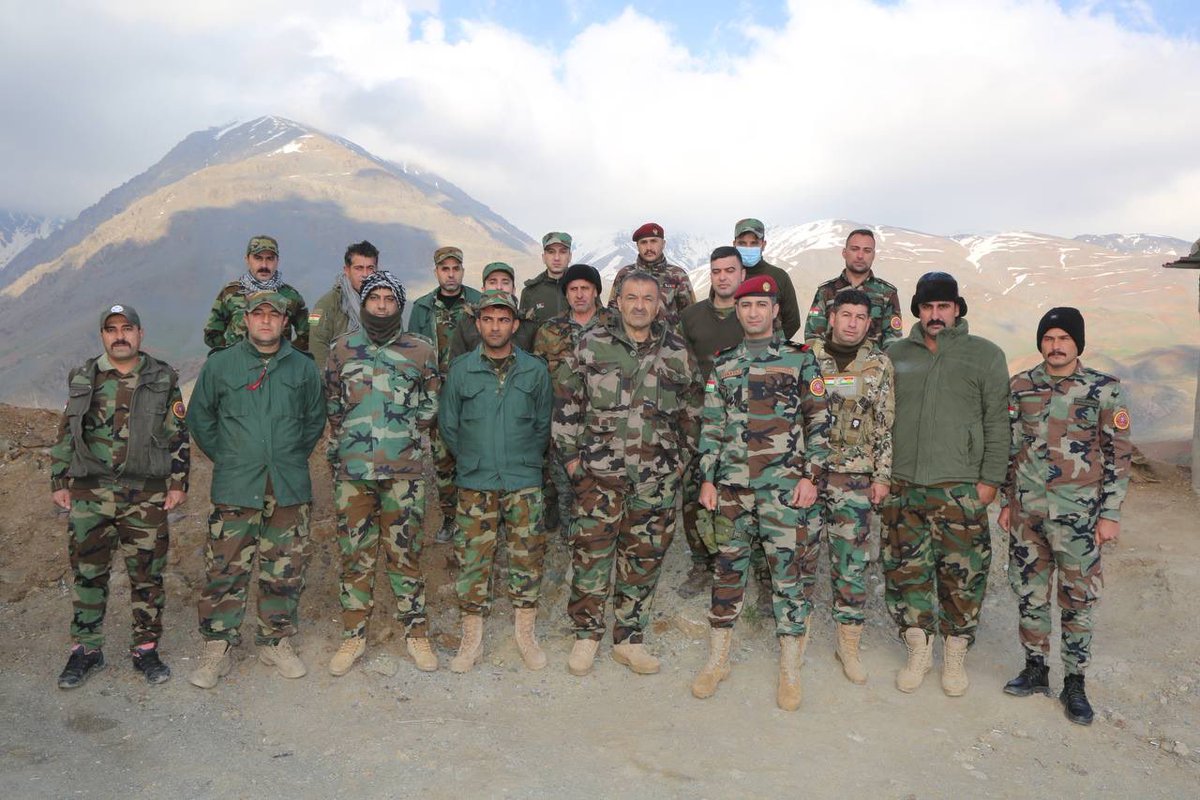 forces_command's tweet photo. #Commander #Sihad_Barzani, commander of the 1st Supporting forces command ,paid a visit to the Peshmerga positions of the #command at #Haji_Omeran to attentively observe the #Peshmergas' situation.
#فەرماندەیی_ھێزەکانی_پشتیوانی_یەک
#1st_supporting_forces_command
2023/3/29 https://t.co/zDo3Qi6vIn
