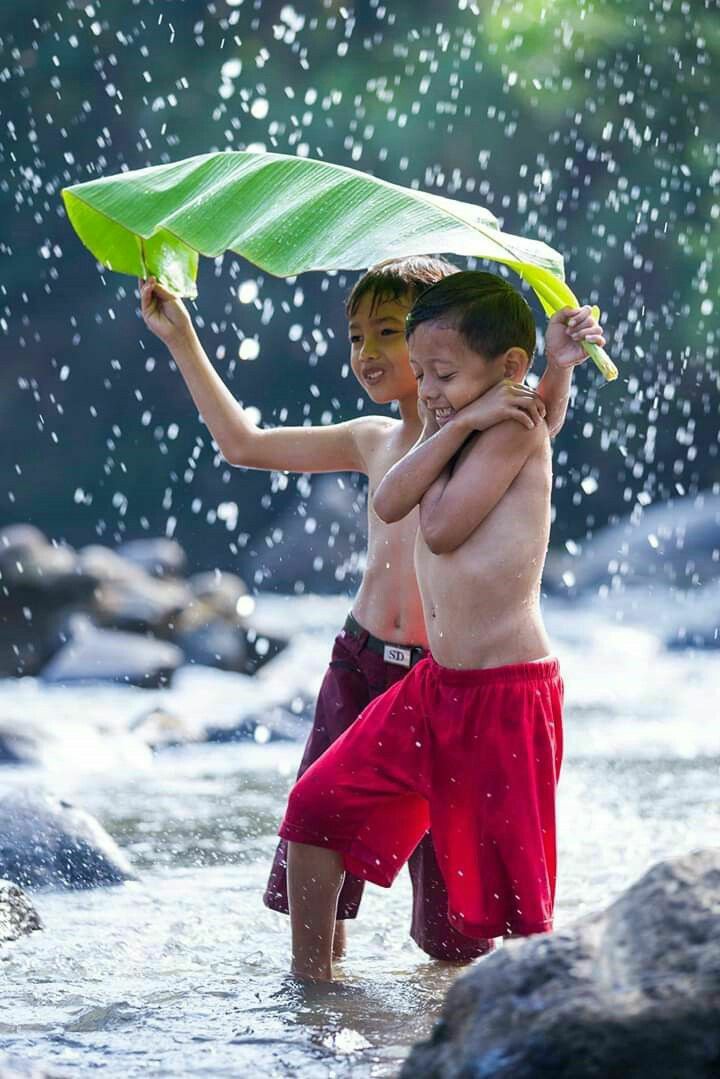 MuscabFeeradaar's tweet photo. Childhood friends may not always be on your mind, but they are forever in your heart.” https://t.co/b2mG18PpBV