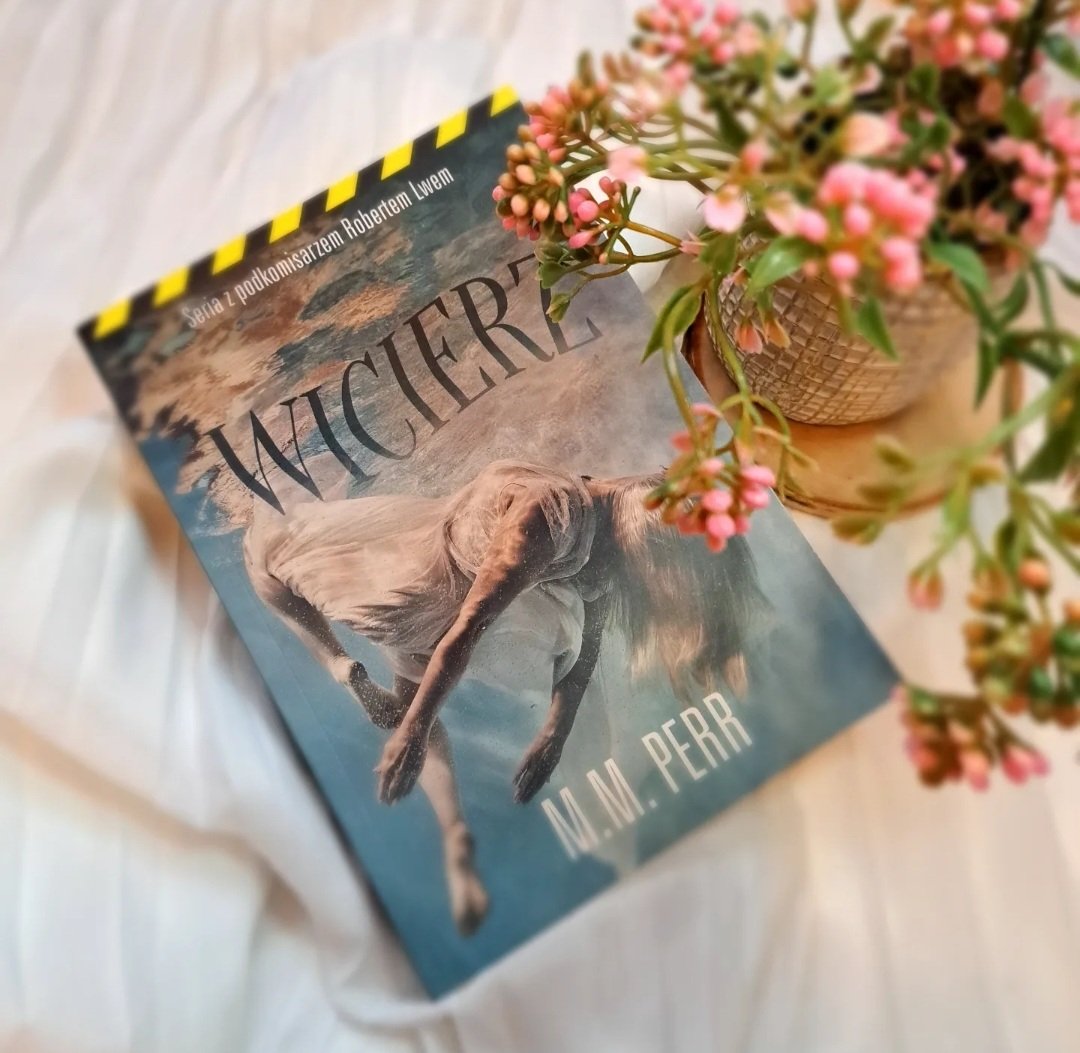 Anna49804625's tweet photo. Świetny kryminał z podkomisarzem Robertem Lwem w roli głównej. #polecam 
#TwitteroweKsiazkary #readlist2023pl #books #książka https://t.co/wGt1XZSiIA