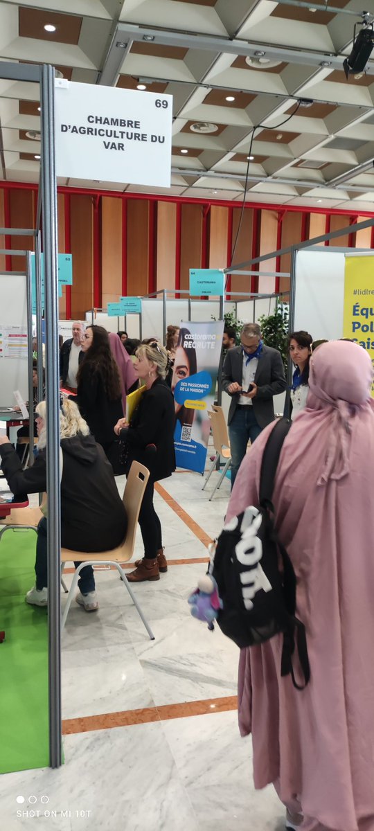 Le forum de #StRaphael a clos ses portes à 17H avec 
↗️ 1200 visiteurs
➡️ 79 établissements
💯 Employeurs conquis par cette 15e édition 👍
🔀 le public #jeune au rendez-vous
🔀 #softskills à l honneur #recruter autrement
👏 @poleemploi_VAR #StRaphael#Frejus avec <a href="/EsterelCoteAzur/">Estérel Côte d'Azur</a>