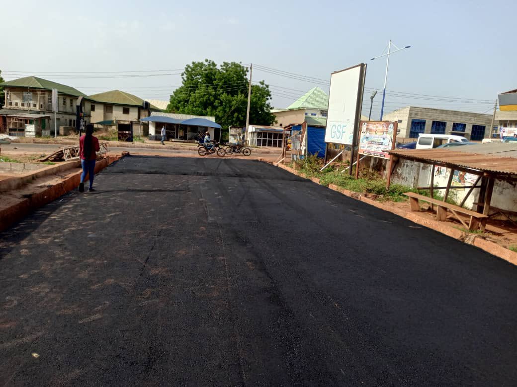 asafaabdulwasi2's tweet photo. Tanke Oke Odo Ring Road asphalt work has been completed by Governor @RealAARahman led Kwara state and ready to be commissioned. Kudos Engr @IAmRotimiIliasu the Kwara State commissioner for works and transport for the Job well done. https://t.co/h9w0qqIMt4