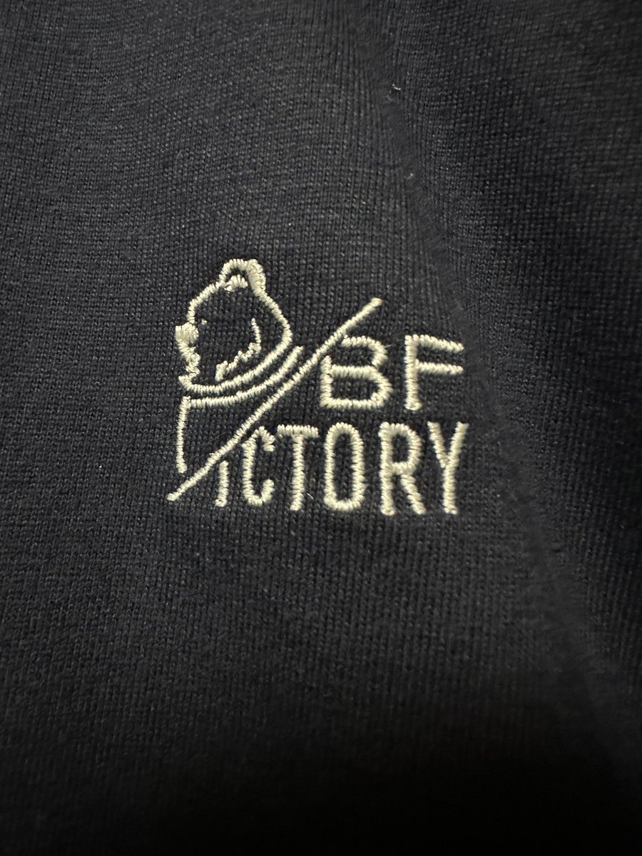 677masashi's tweet photo. ベアファクトリーさんから購入したTシャツが届きましたぁ♫
ワンポイントの刺繍で小さいクマちゃん🐻が可愛いですぅ(≧∀≦)
サイズちょうど良かったです✌️
#ベアファクトリー
#BFACTORY
#熊工房計画 https://t.co/saWU4iOxBk