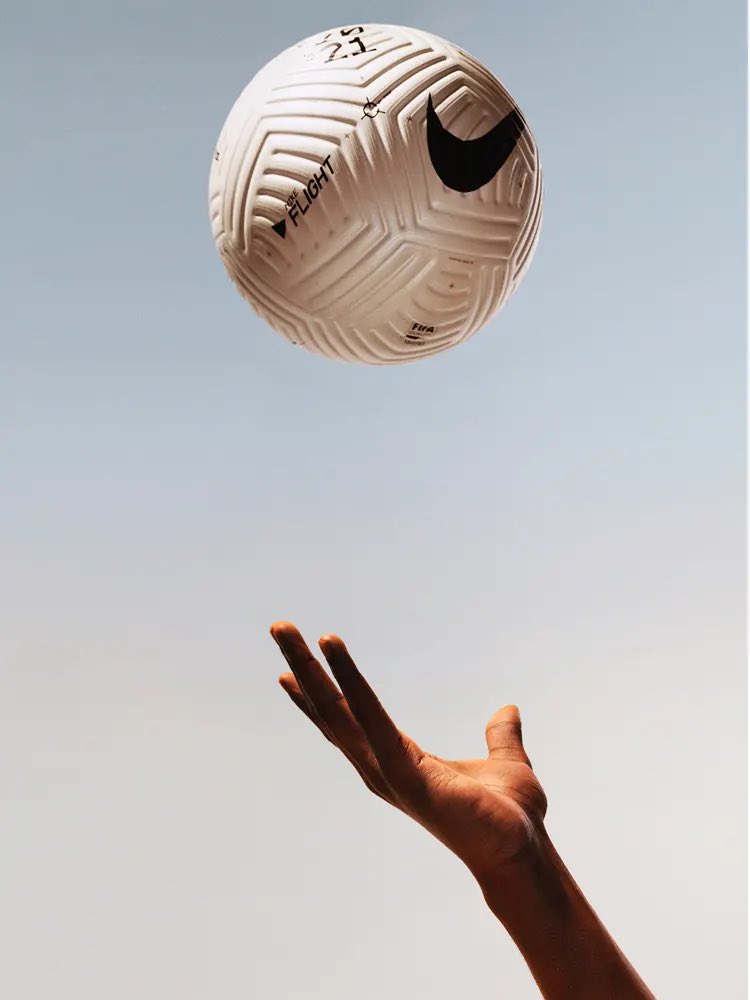 abcdefutbol's tweet photo. La Liga MX Femenil anunció que a partir del siguiente torneo Apertura 2023, Nike será el encargado de proveer el balón oficial en esta categoría. El contrato será por 3 años e incluirá apoyo de la marca para el desarrollo de las futbolistas de esta liga. ¿Qué les parece, cracks? https://t.co/R1qPH74bRj