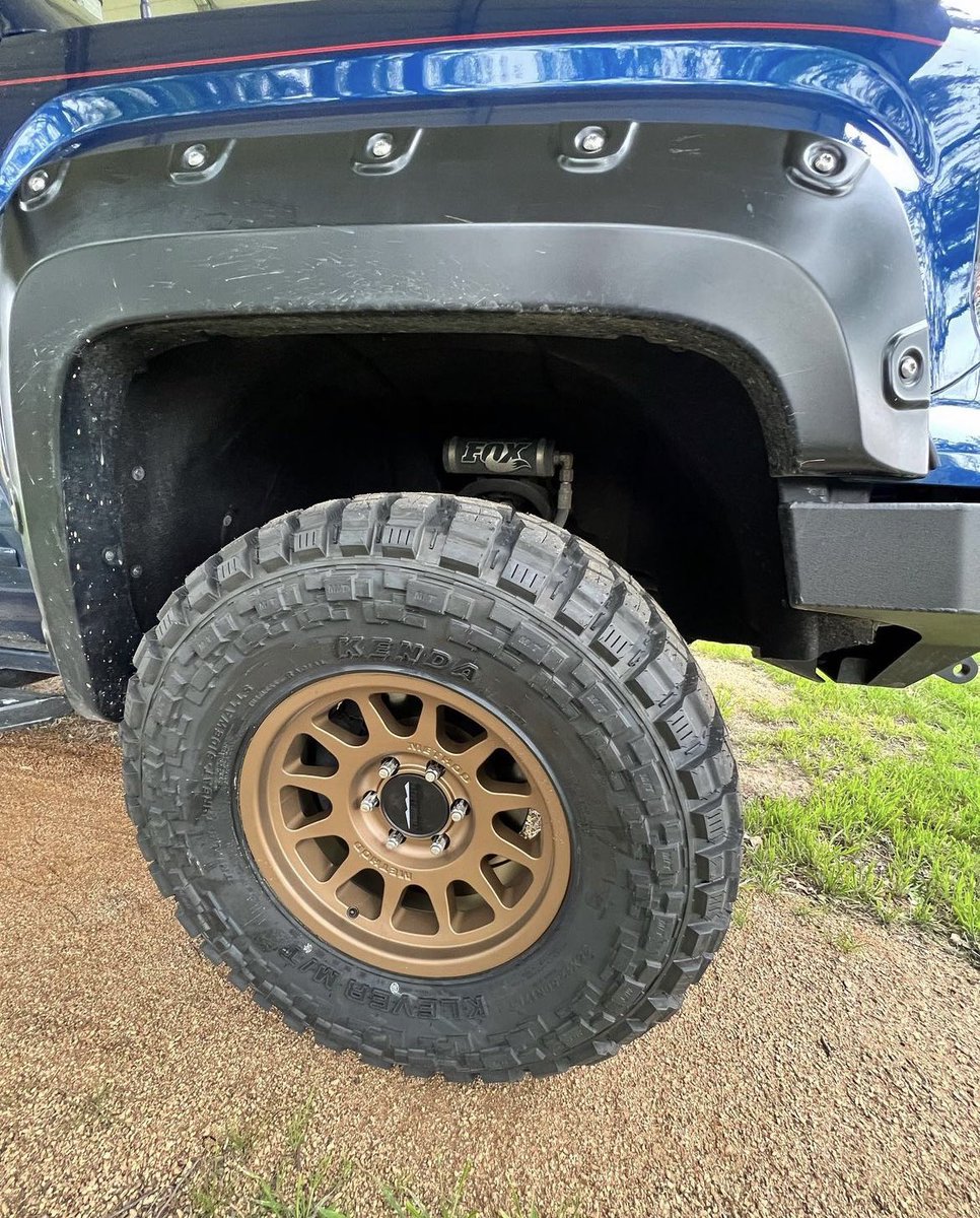Got some major upgrades on the rig recently at Overland Ventures TX with some #methodracewheels & #kendatires

#boreascampers #overland #overlanding #kchilites #roughcountry #rotopax #bdssuspension #foxshocks #travel #explorepage #explore #doglovers
