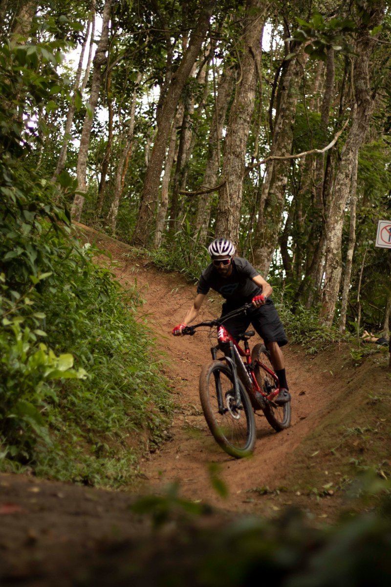 PROPARTS3's tweet photo. A Groove Bikes anunciou 2 modelos da nova linha de bicicleta elétrica aro 29 2023. Trata-se da segunda geração da E-Slap e da nova E-SKA.

#sram #rockshox #vittoria #proparts https://t.co/Q3A39d1eax