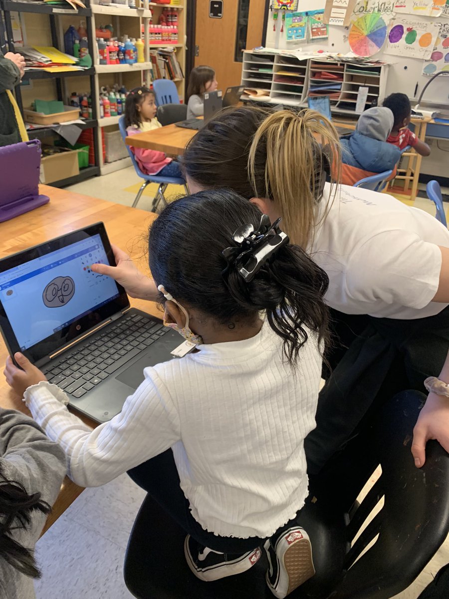 What would @TigerArtTeacher do without our 5th grade Art Helpers? #championtigermentors #studentmentors #graphicdesigners