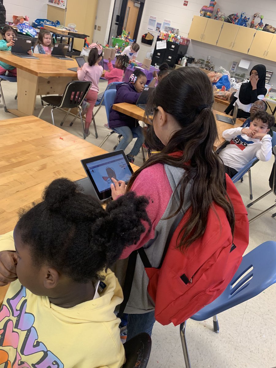 triangletigers's tweet image. What would @TigerArtTeacher do without our 5th grade Art Helpers? #championtigermentors #studentmentors #graphicdesigners