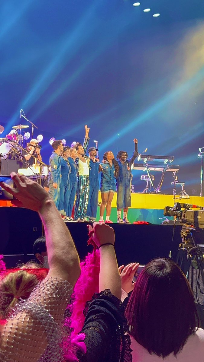risarose1225's tweet photo. LOVE ON TOUR 2023.3.25💙🧡💛💚❤️ You are amazing! ✨@Harry_Styles Thank you for coming back to japan🫶🌹
#LoveOnTourTokyo https://t.co/mUNmrr6ZGv