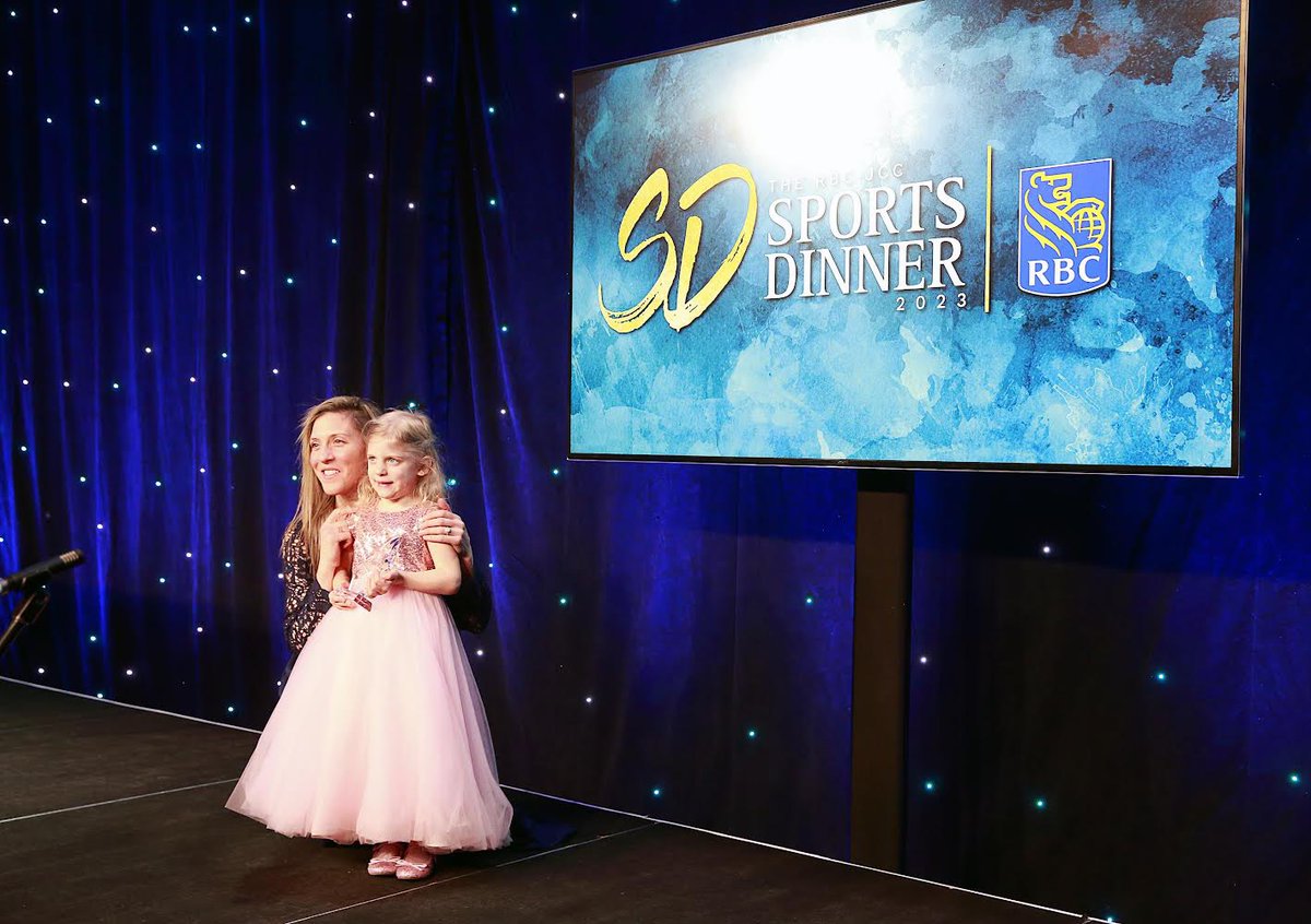 About last night! <a href="/JCCSportsDinner/">RBC JCC Sports Dinner</a> with <a href="/RobGronkowski/">Rob Gronkowski</a> Congrats to Jack Diamond Award Recipient <a href="/MeghanAgosta/">Meghan Agosta</a> 📸 <a href="/jeffvinnick/">Jeff Vinnick</a> #eventprofs #yvrevents #Producer