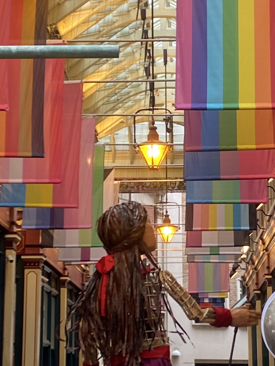 KalimSara's tweet photo. Walking, dancing and choosing love with #LittleAmal today in the City of London ⁦@walkwithamal⁩
⁦@chooselove⁩ #refugeeswelcome #walkwithamal https://t.co/mo8sTs7jvR