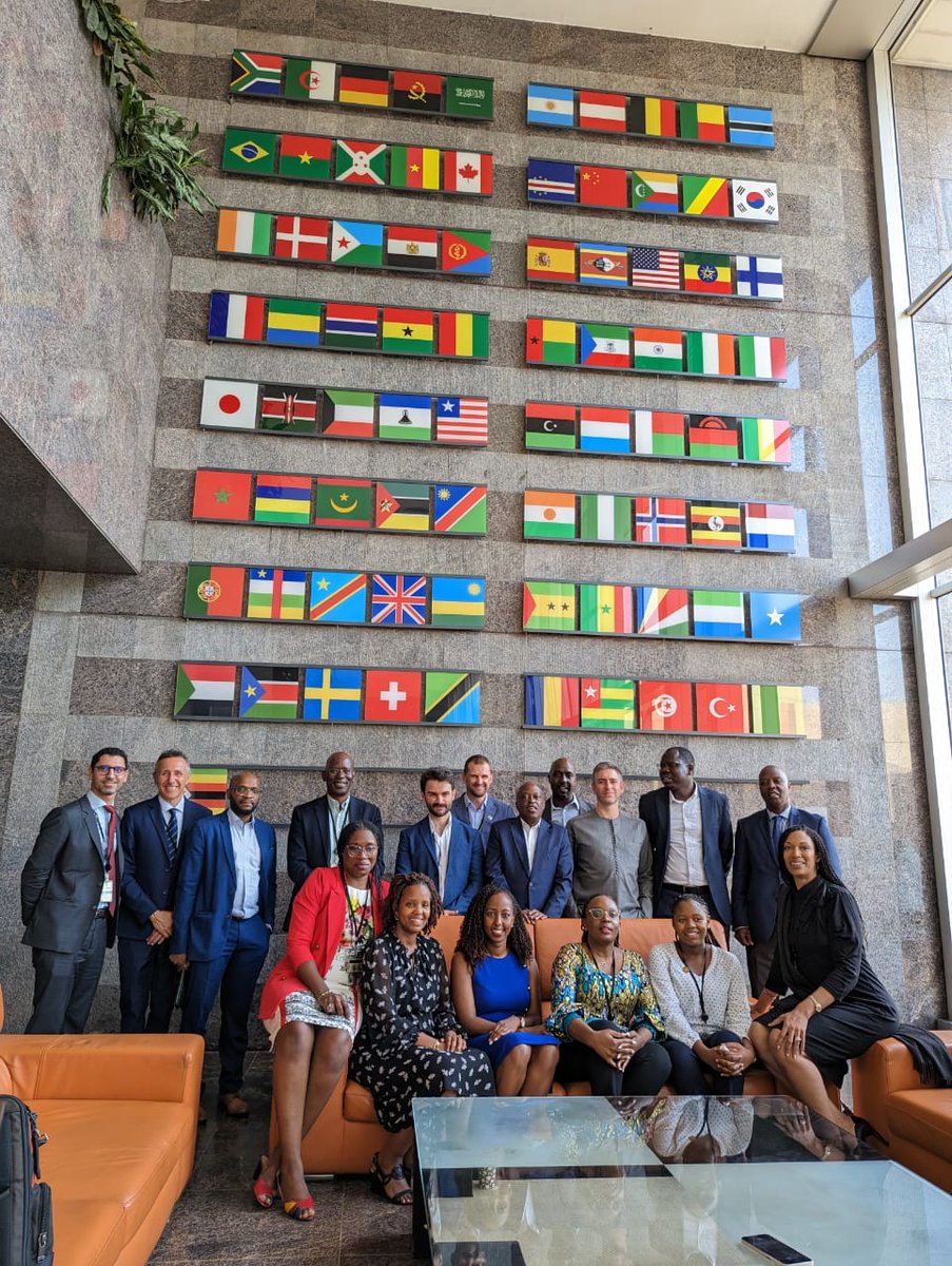 iIyesBdioui's tweet image. Part of the @AfDB_Group team exploring ways to increase climate insurance coverage in Africa, to de-risk operations and crowd-in private investments, with @FSDAfrica #Nairobi_Declaration_Sustainable_Insurance #afdb #fsda #insurance #Africa #investissment
