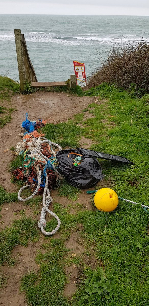 Beach clean today. Sad to see so many #plastic #nurdles washed up 🌊. Empty drill case, plastic mesh & rings, rope, #polystyrene, plastic forks, straws & toothbrush.  Looks a little better than when we started. #GBSpringClean @CleanCoasts @LitterReporting @KeepBritainTidy