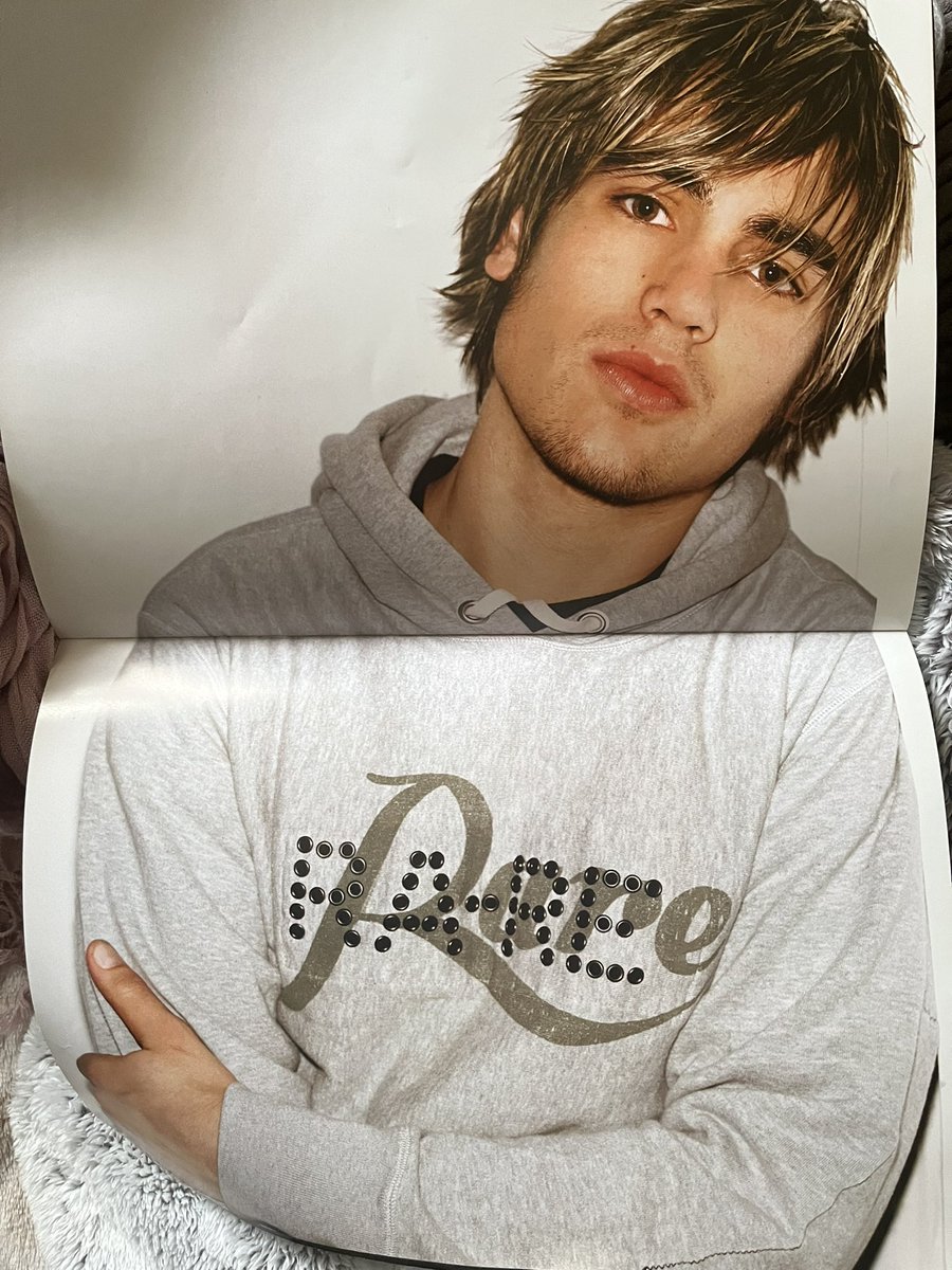 Programme from A Ticket For Everyone Else Tour Winter 2004. SO YOUNG 😭🎸 #BUSTED20 @Busted @JamesBourne @mattjwillis @CharlieSimpson