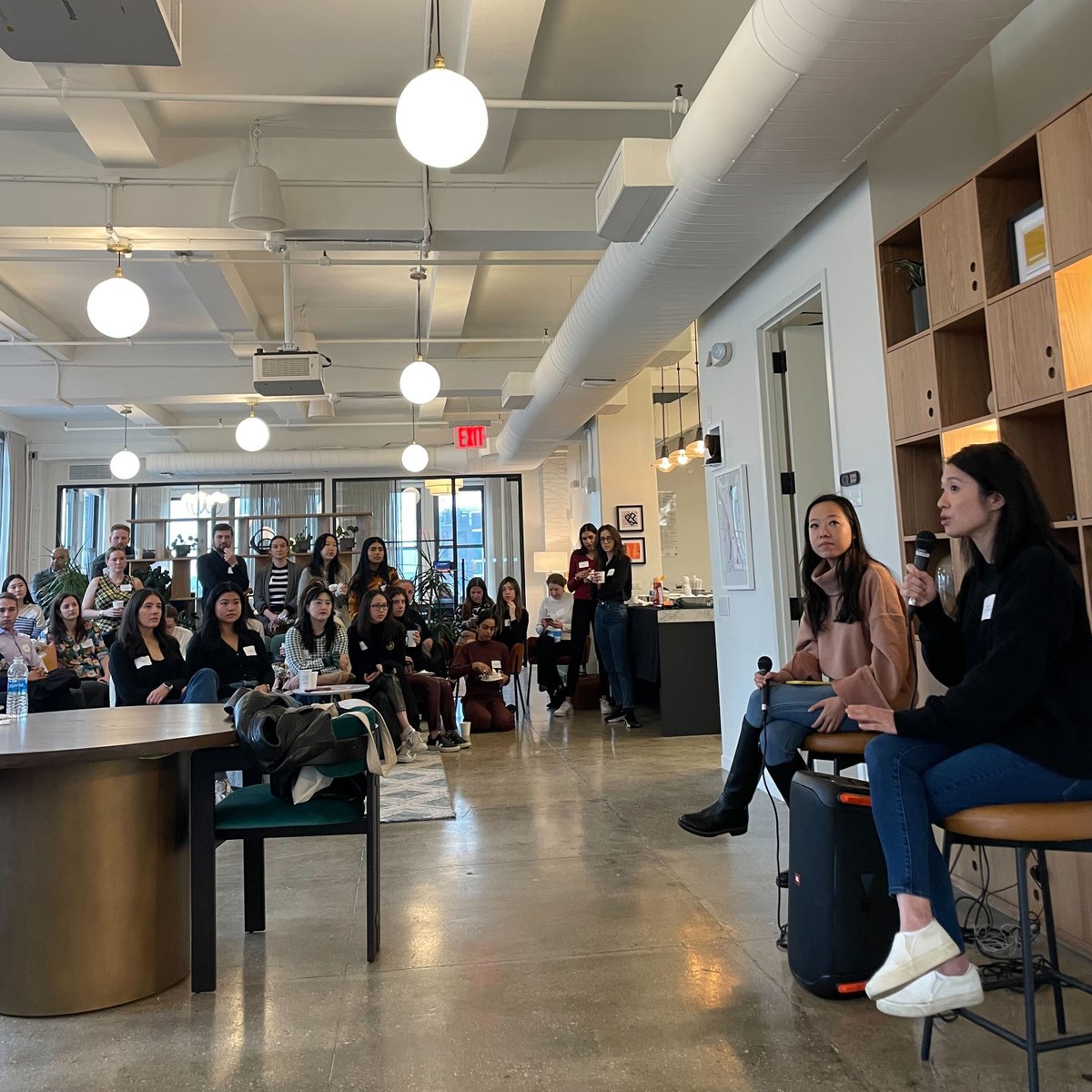 notablecap's tweet photo. It was so fun hosting the @TeamSupermomos female founders + aspiring investors + allies in our NY office! @robin_p_li shared insights and advice on building and cultivating an open mind. We love seeing communities like these come together in New York!

#GGVNYC https://t.co/4A5V1EGH4f