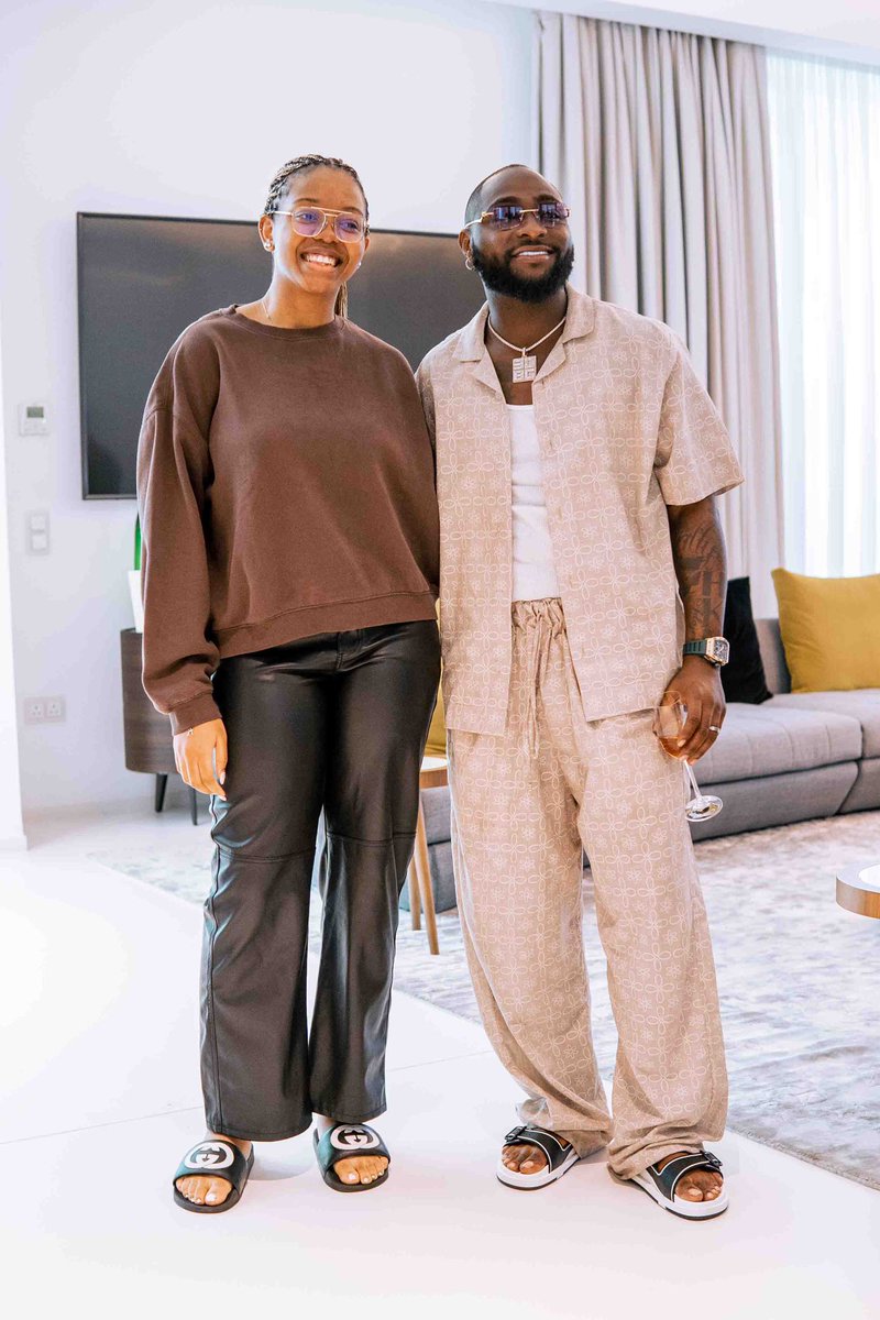 How time flies! 

Happy 21st birthday, princess Oge. You will always be my baby girl. 🧡

#TOEGirl #OGEat21