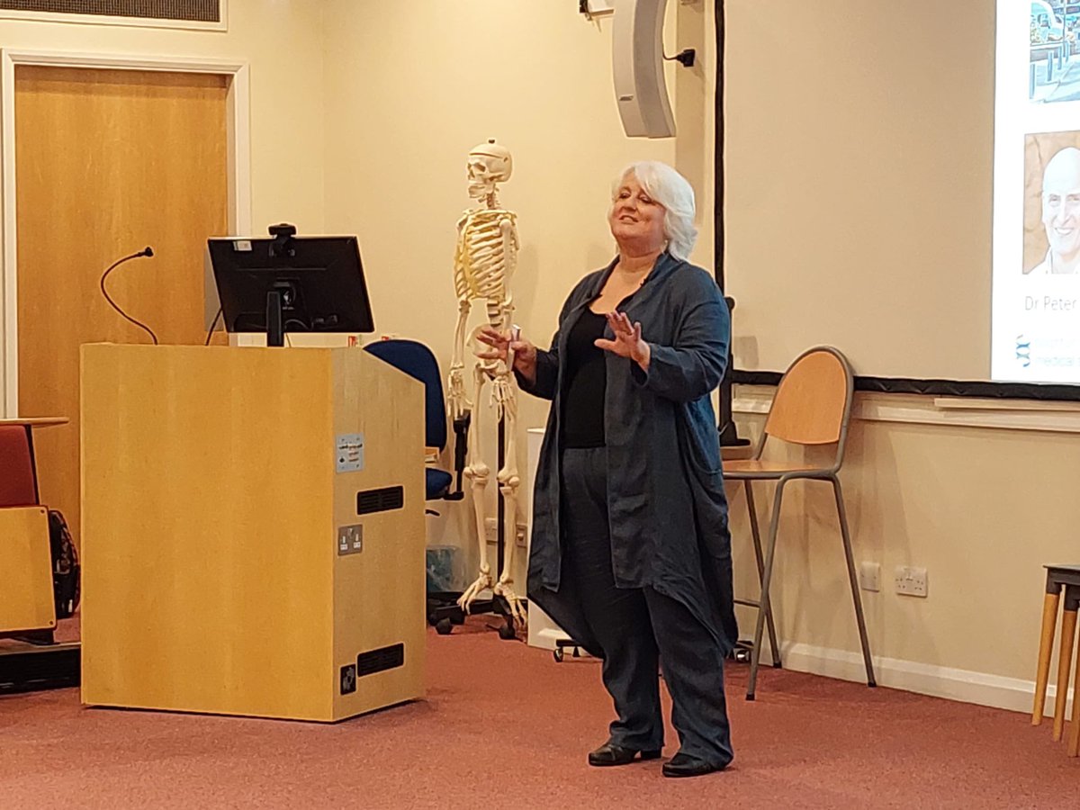 BSMSMedSchool's tweet image. Prof Barbara Philips (@bp308) introduces her inaugural lecture, ‘Individualising chaos: Prescribing drugs in high stakes environments’ with @uniofbrighton. #medicine #prescribing #publiclecture