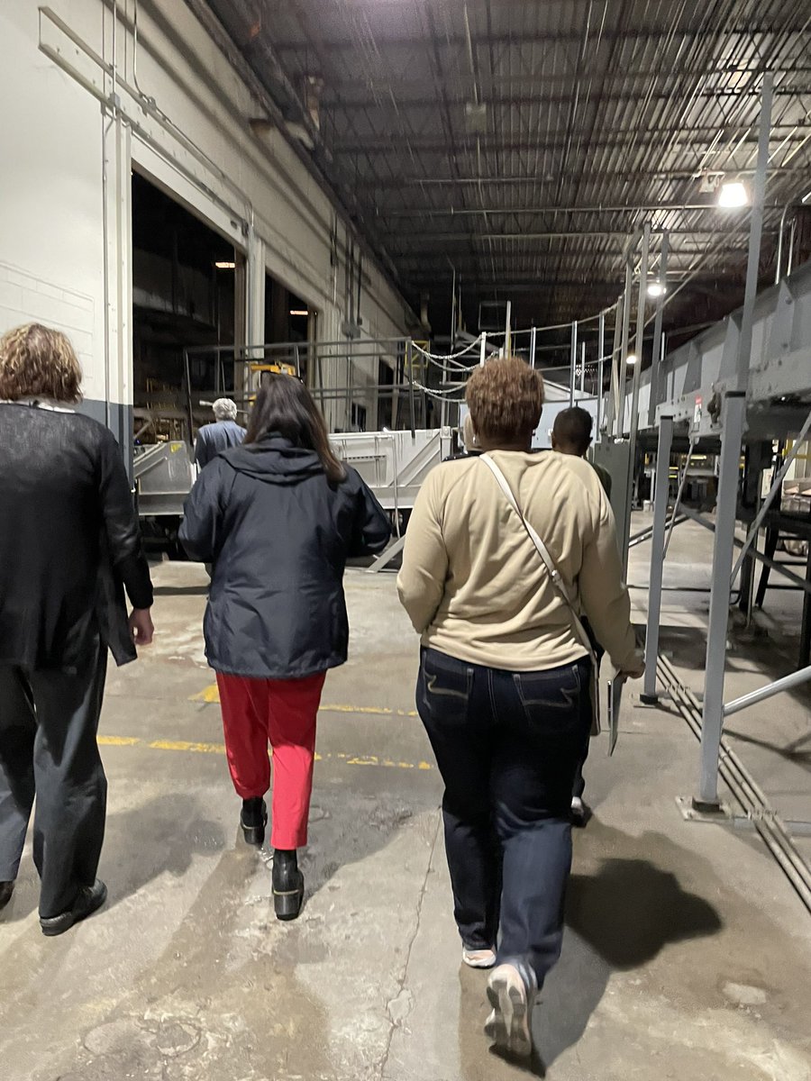 SHowardJCPS's tweet image. UPS Transitional Learning Center tour #softskills #employment @stefanielynch0 @LouisvilleCHS
